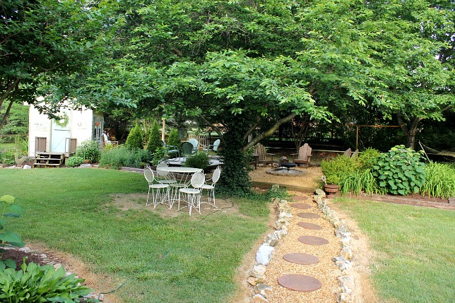 Backyard Design | DaisyMaeBelle | www.DaisyMaeBelle.com