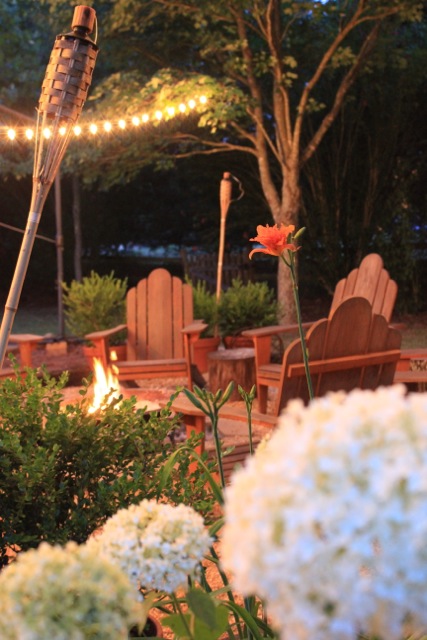 Outdoor Space: Summer Lights Fire pit Seating