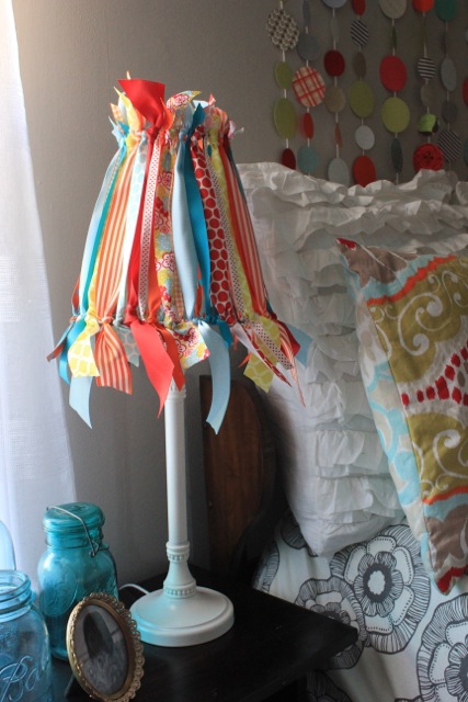 decorating a lampshade with ribbon